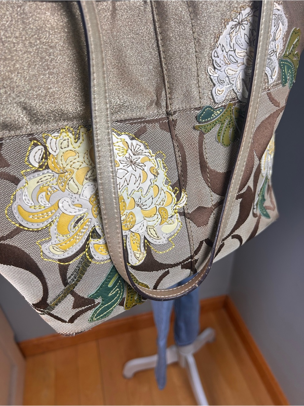 Authentic Coach Vintage Y2K Metallic Floral C's Monogram Tote Bag - Picture 15 of 15